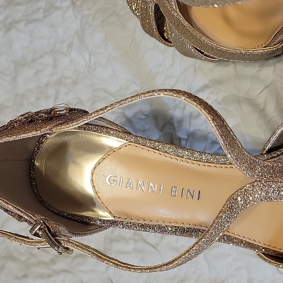 Gianni Bini size 8.5 Embellished Heels NWOT - Picture 3 of 4